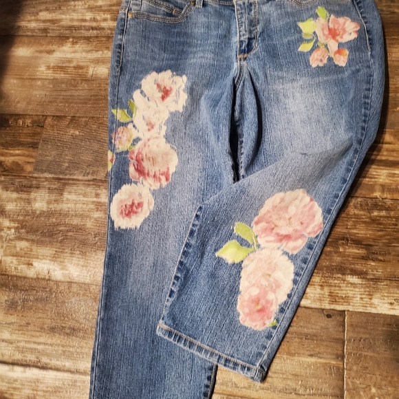 Bandolino Denim - Bandolino painted jean capris